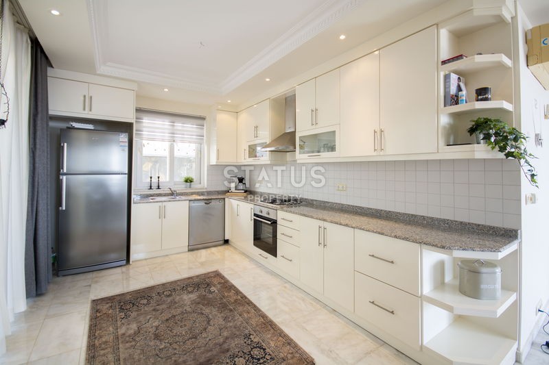 Красивая вилла 4+1 в районе Тепе, 350 м2 фото 32