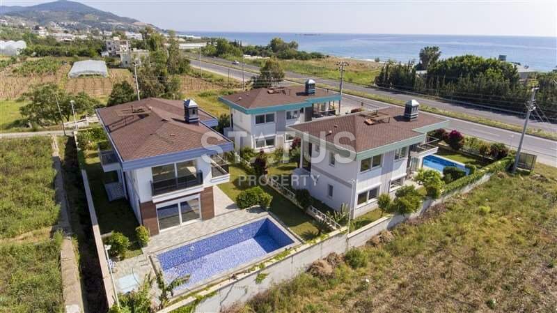 Три люкс – виллы на побережье в районе Демирташ, 455 – 600 м2 фото 4