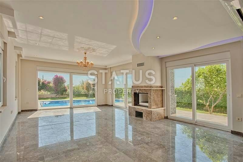 Три люкс – виллы на побережье в районе Демирташ, 455 – 600 м2 фото 7