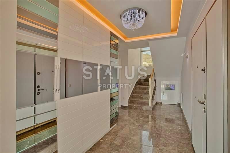 Три люкс – виллы на побережье в районе Демирташ, 455 – 600 м2 фото 13