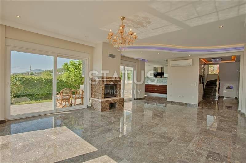 Три люкс – виллы на побережье в районе Демирташ, 455 – 600 м2 фото 15