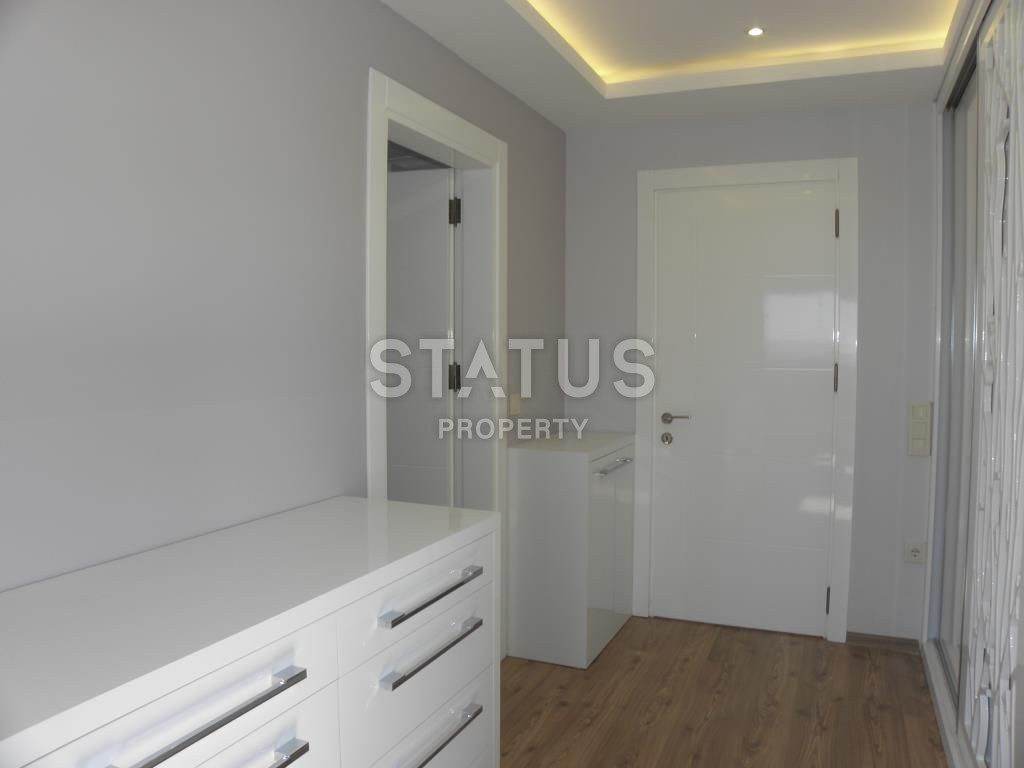 Три люкс – виллы на побережье в районе Демирташ, 455 – 600 м2 фото 16