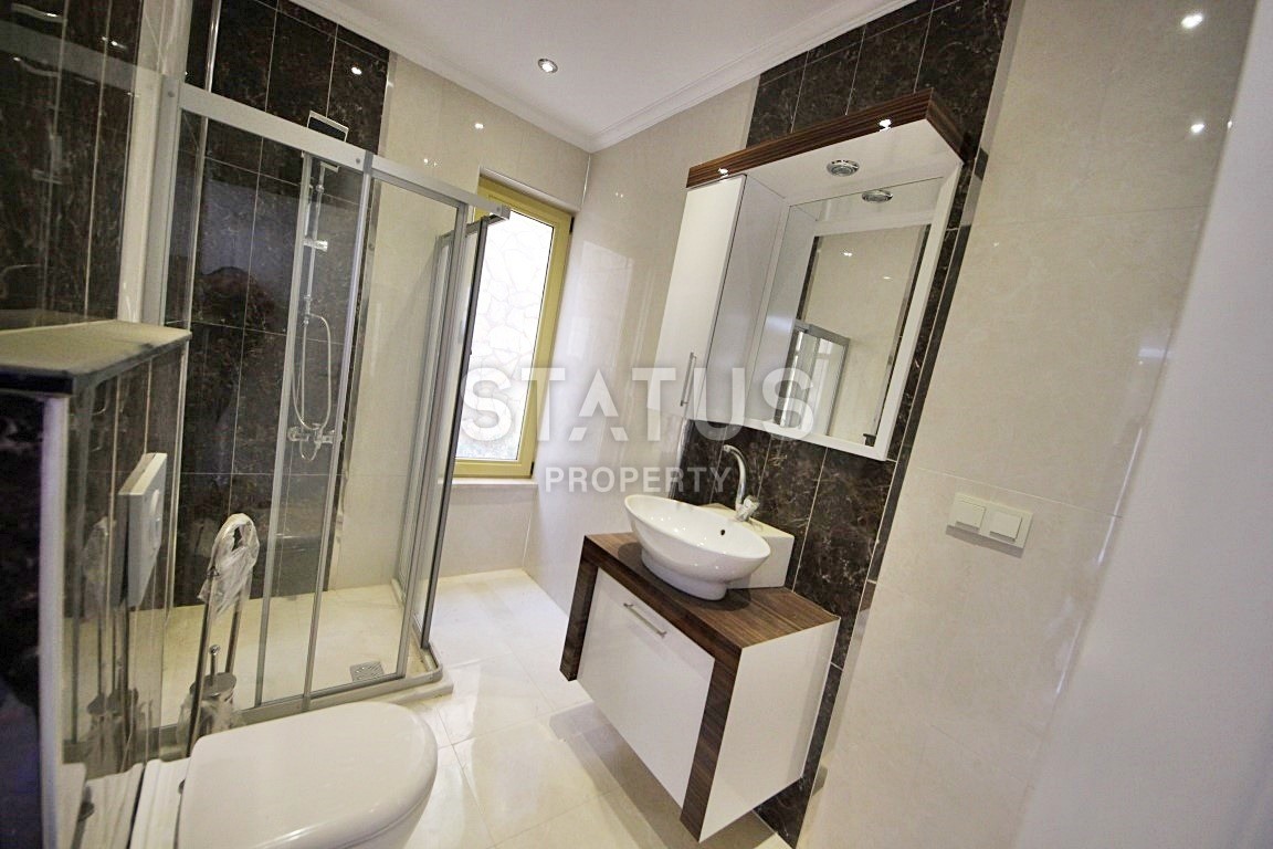 Три люкс – виллы на побережье в районе Демирташ, 455 – 600 м2 фото 20