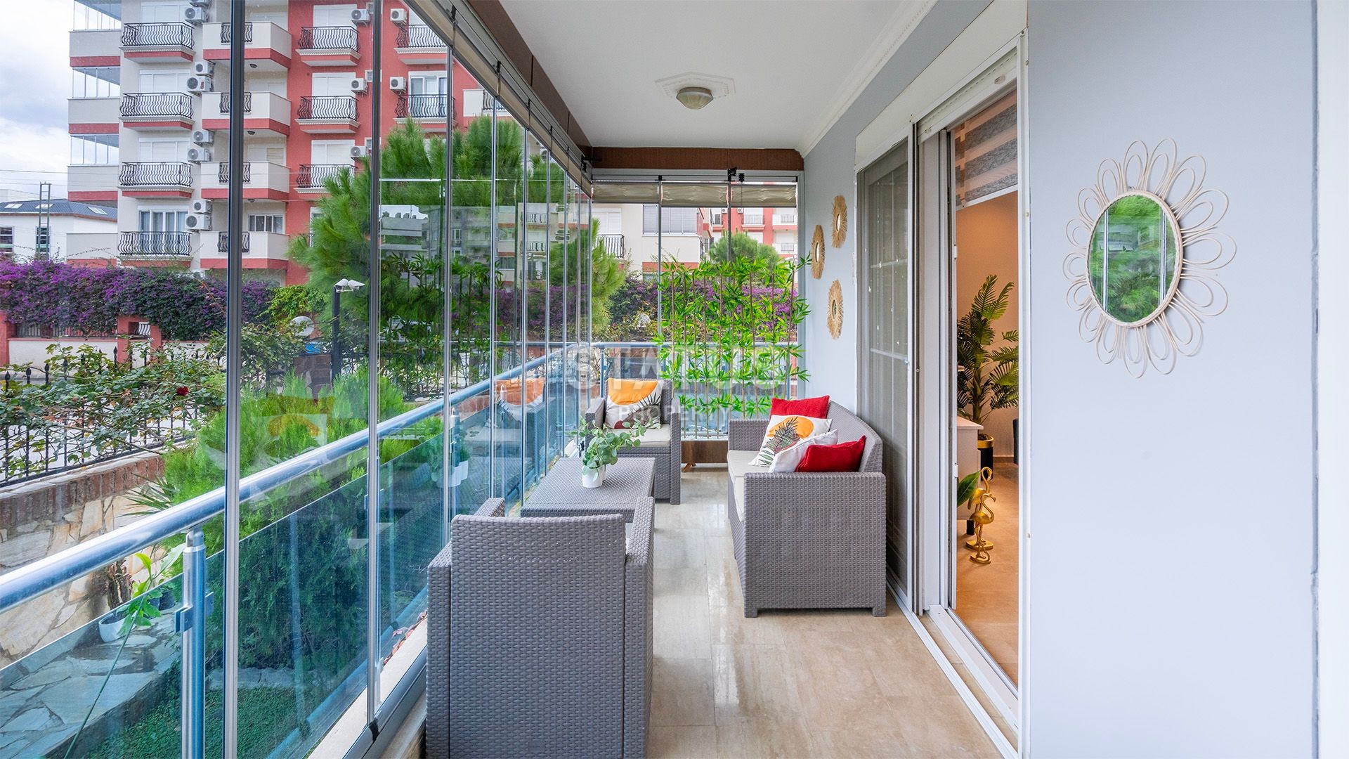 Трёхкомнатная квартира с мебелью, 98 м2 фото 23