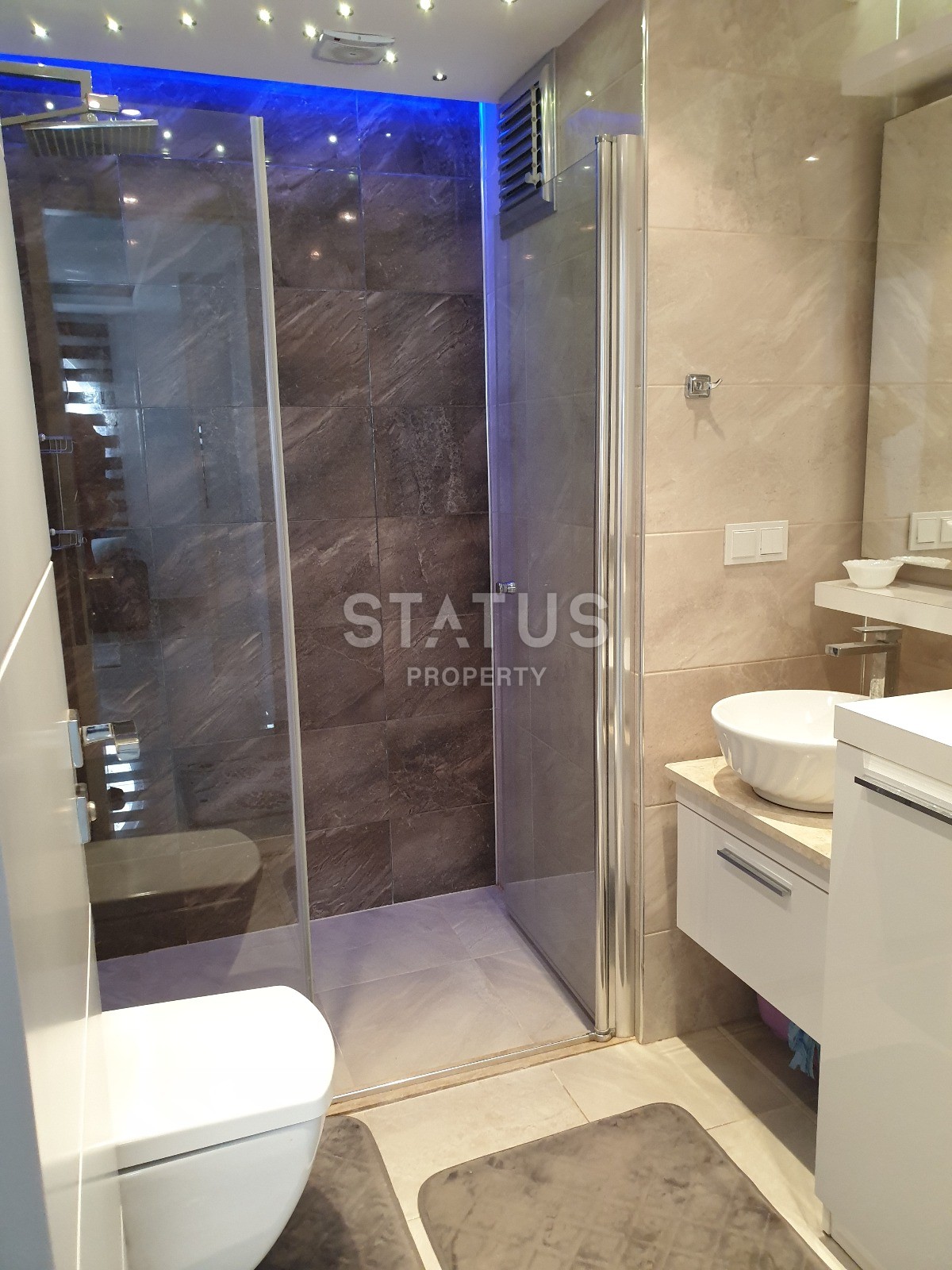 Двухкомнатная квартира с мебелью в центре Аланьи! 55 кв. м. фото 12