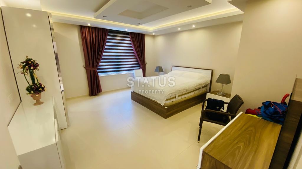 Large penthouse 4+1 with furniture in Tosmur, 290 m2 фото 3