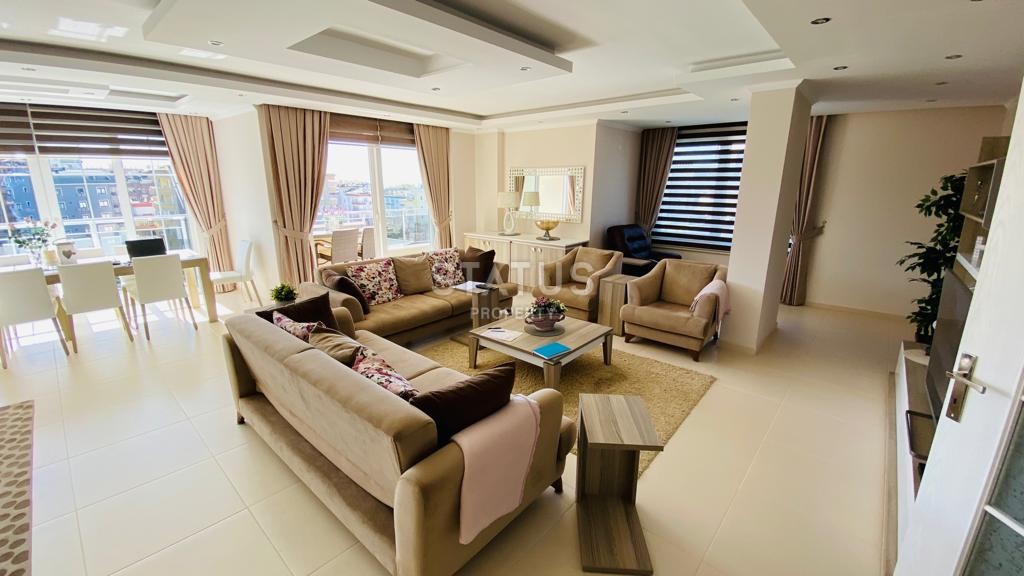 Large penthouse 4+1 with furniture in Tosmur, 290 m2 фото 6