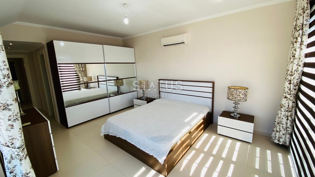 Large penthouse 4+1 with furniture in Tosmur, 290 m2 фото 19