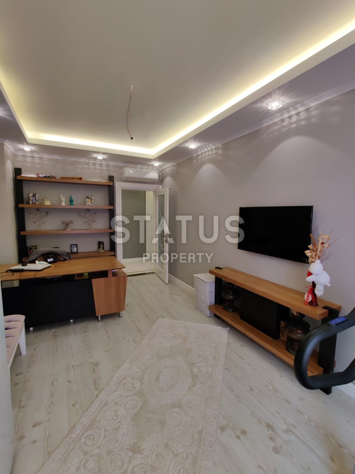 Large 4+1 apartment in the open for residence permit area of Cikcilli, 250 m2 фото 9