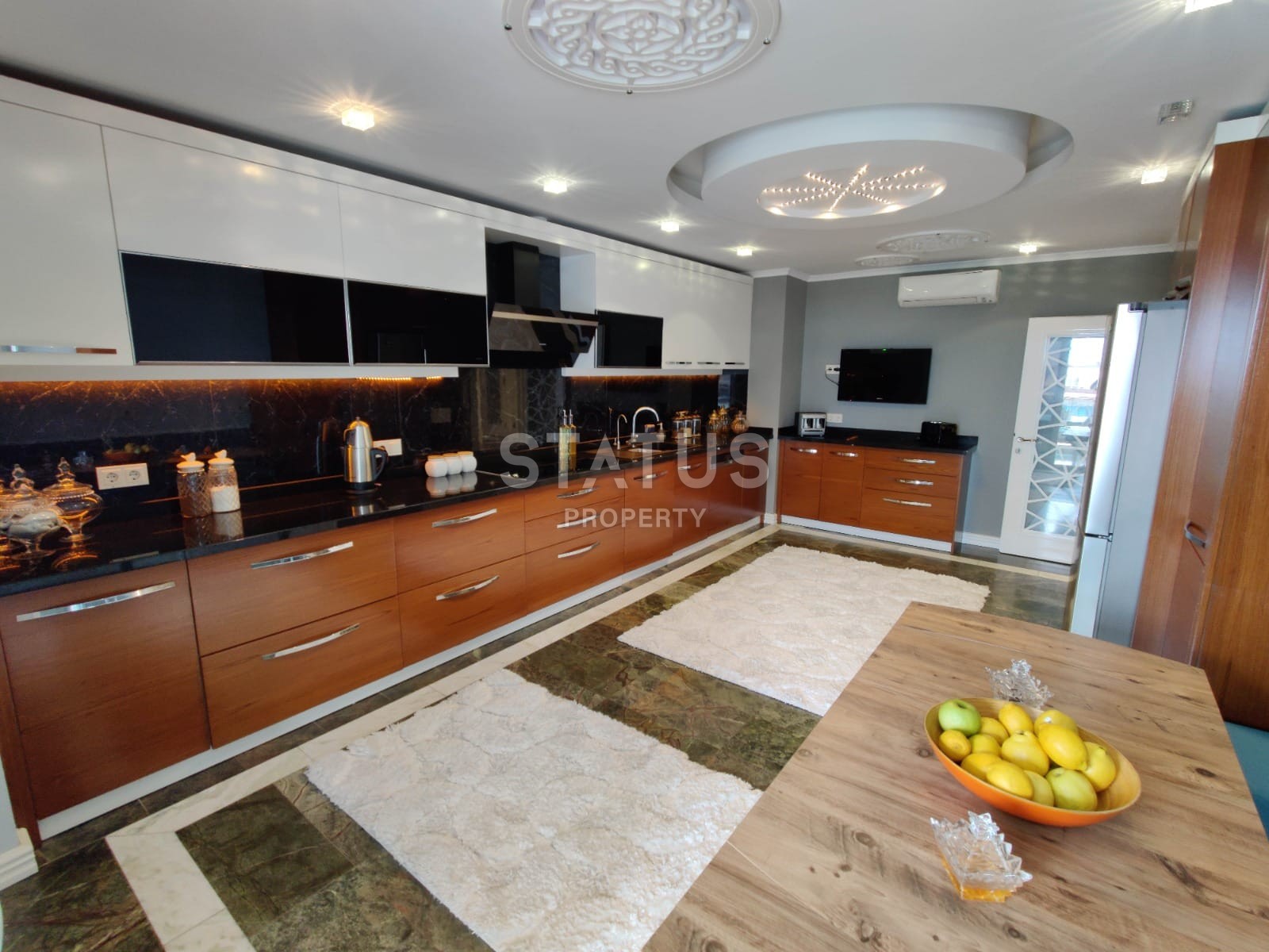 Large 4+1 apartment in the open for residence permit area of Cikcilli, 250 m2 фото 20