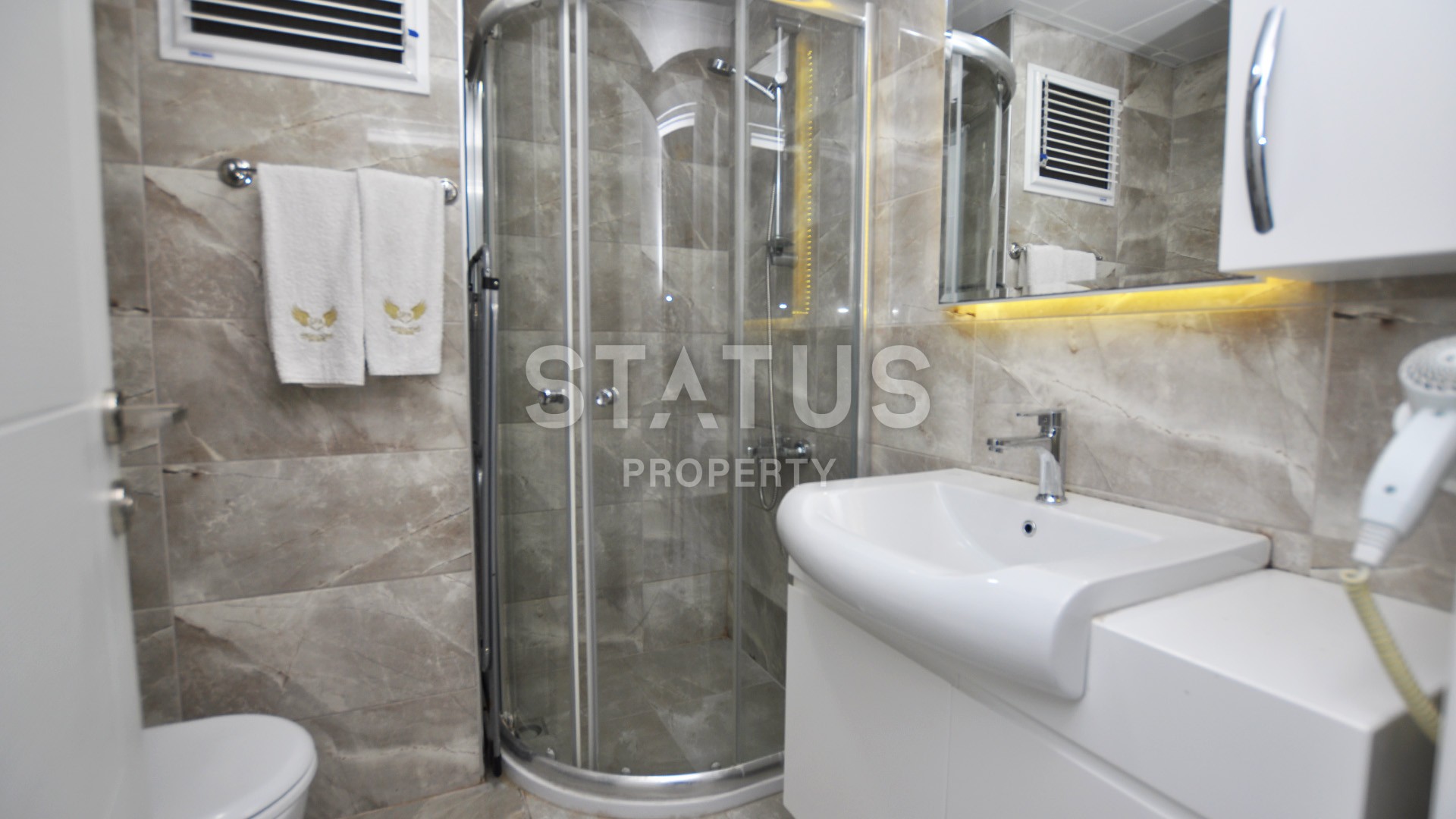 Уютные три меблированные двухкомнатные квартиры в элитном комплексе района Махмутлар фото 3