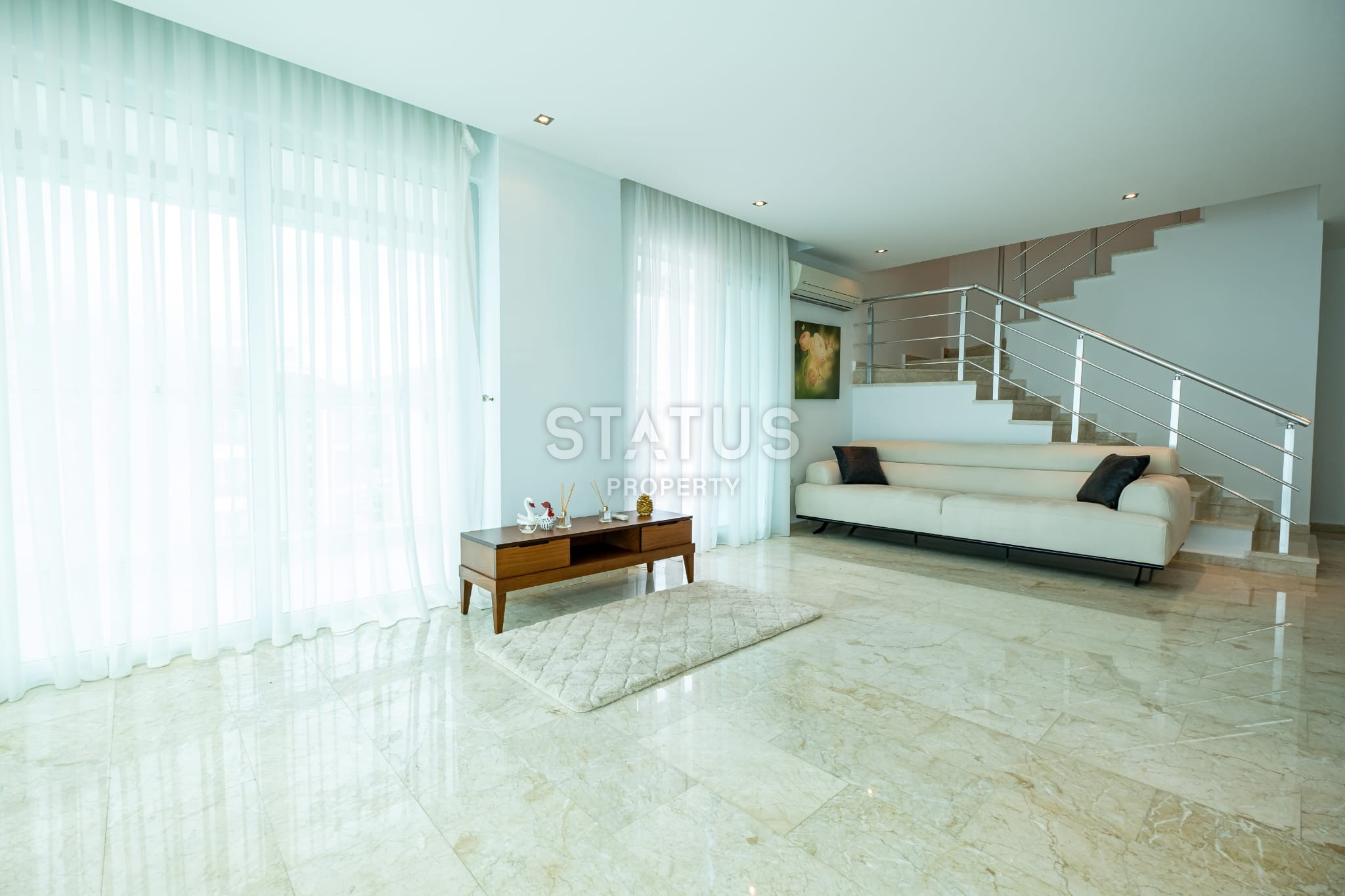 Penthouse 2+1 with furniture on the first coastline, 150 m2 фото 3