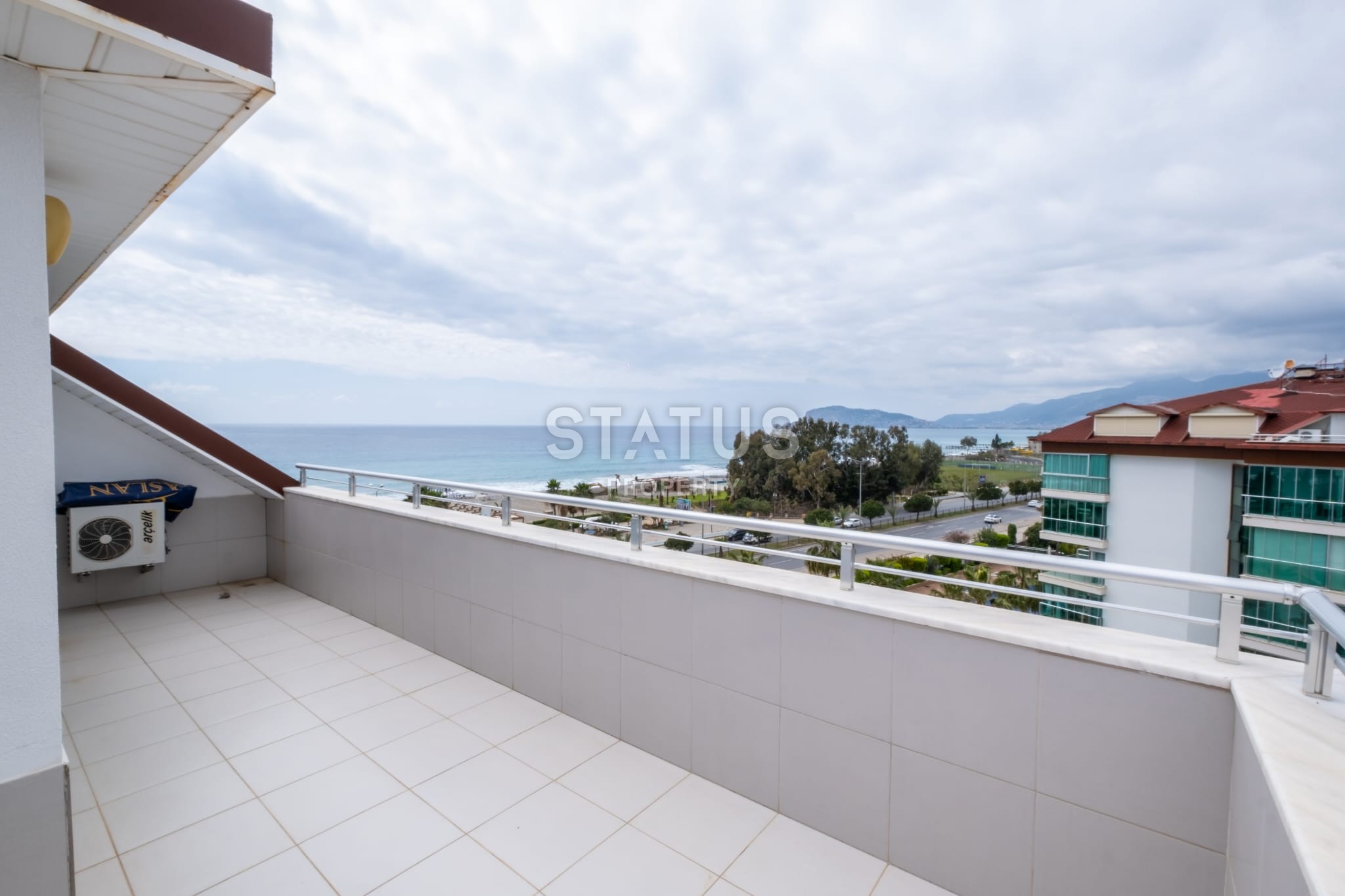 Penthouse 2+1 with furniture on the first coastline, 150 m2 фото 14