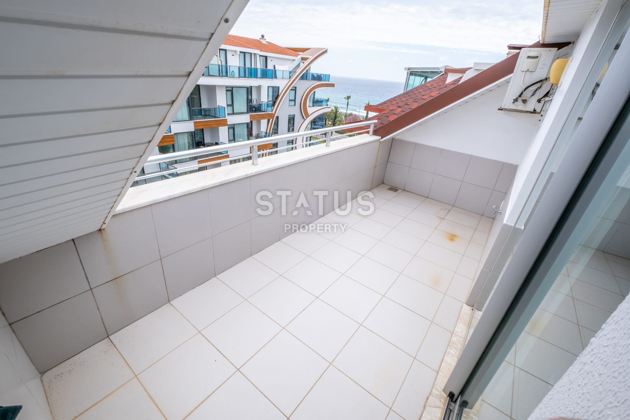 Penthouse 2+1 with furniture on the first coastline, 150 m2 фото 15