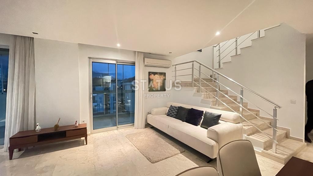 Penthouse 2+1 with furniture on the first coastline, 150 m2 фото 18