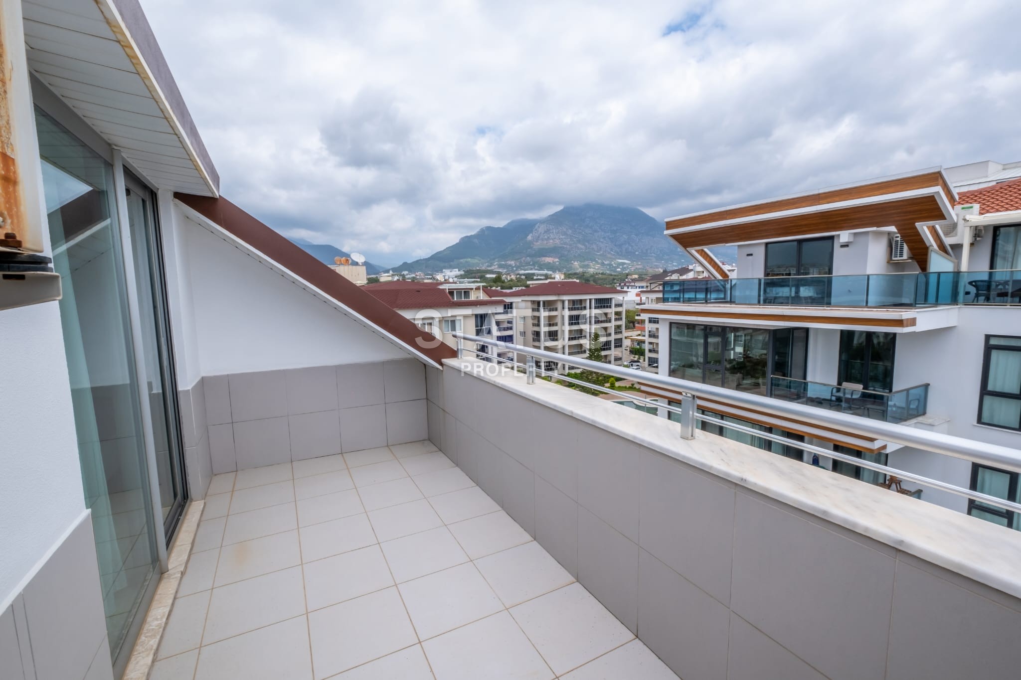 Penthouse 2+1 with furniture on the first coastline, 150 m2 фото 20