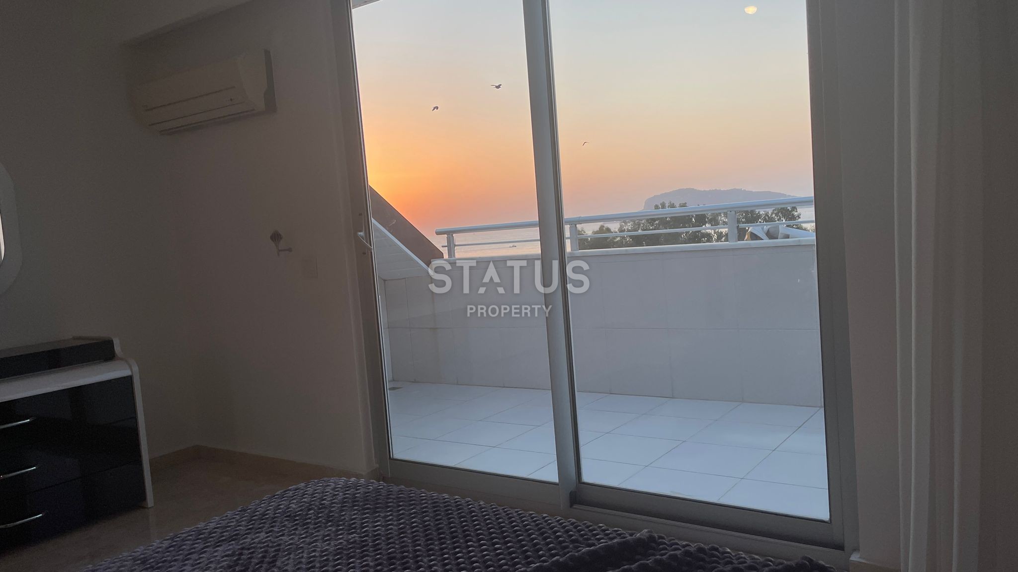 Penthouse 2+1 with furniture on the first coastline, 150 m2 фото 24