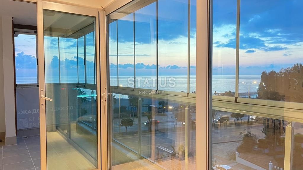 Penthouse 2+1 with furniture on the first coastline, 150 m2 фото 31