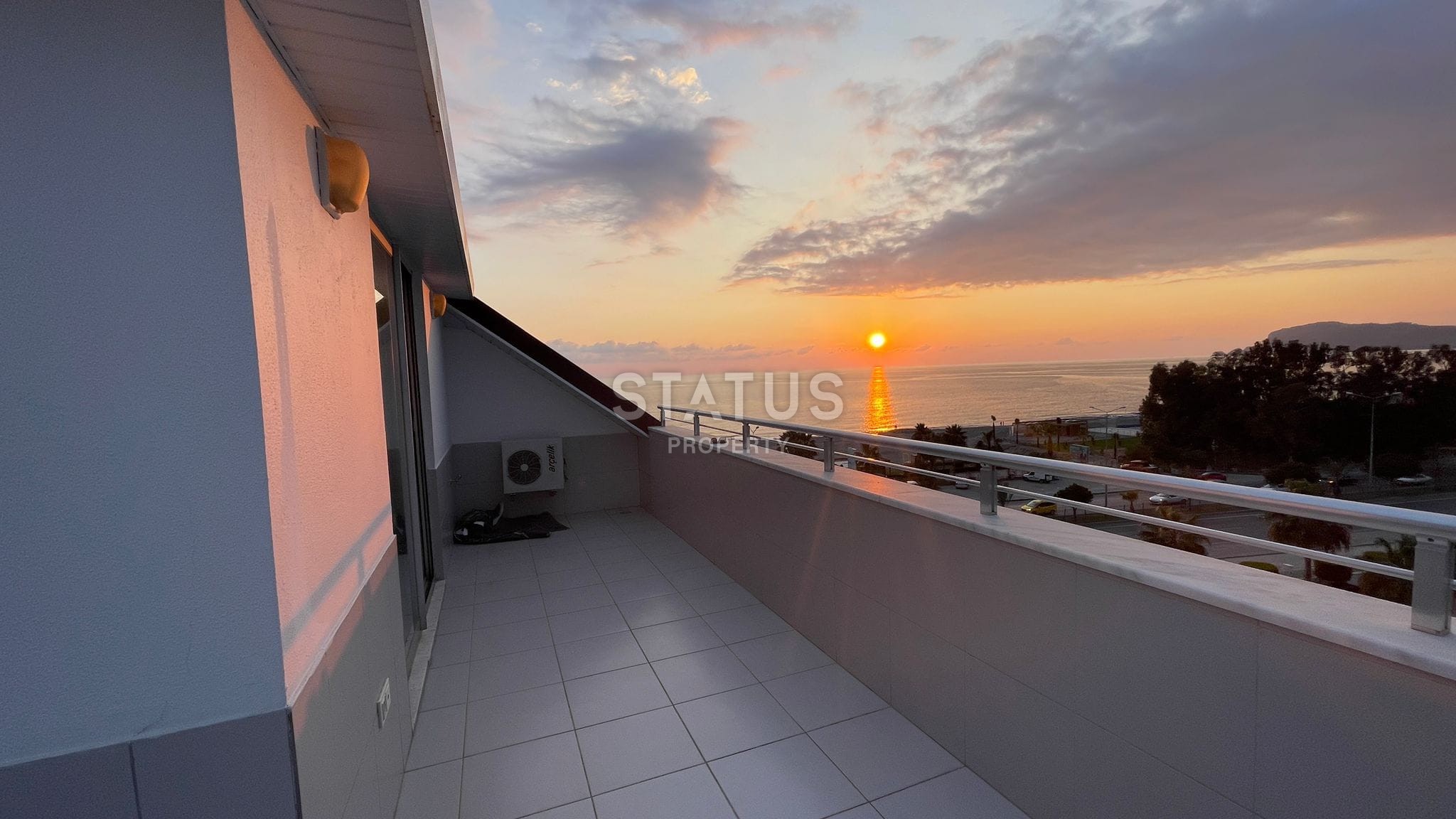 Penthouse 2+1 with furniture on the first coastline, 150 m2 фото 33