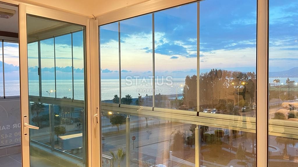 Penthouse 2+1 with furniture on the first coastline, 150 m2 фото 40