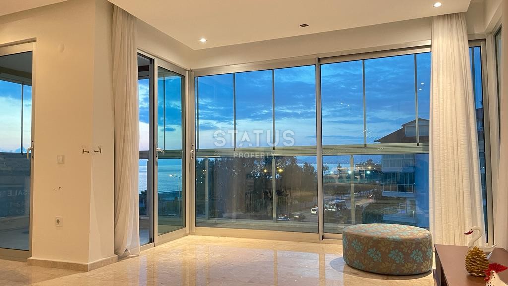 Penthouse 2+1 with furniture on the first coastline, 150 m2 фото 43