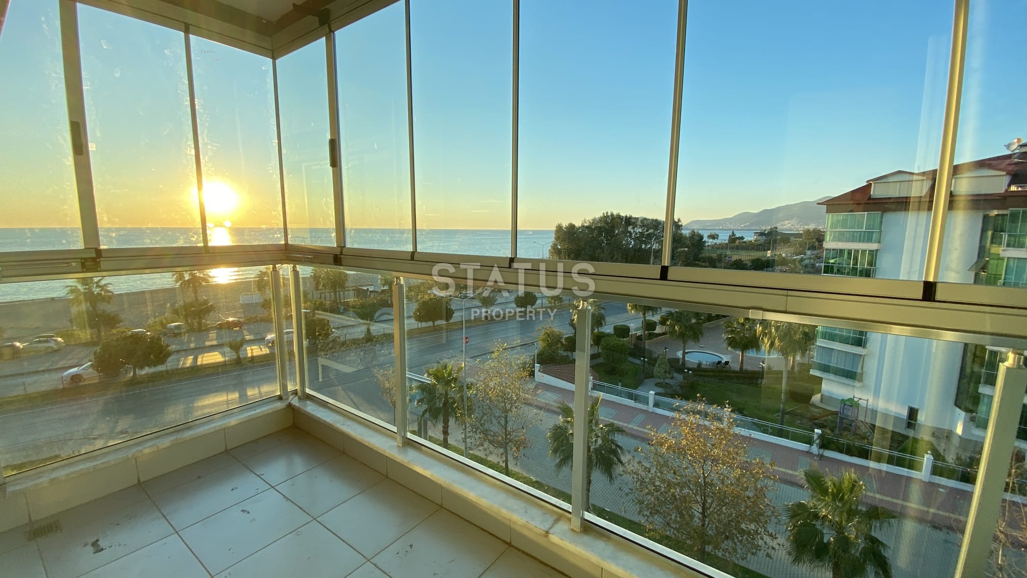 Penthouse 2+1 with furniture on the first coastline, 150 m2 фото 80