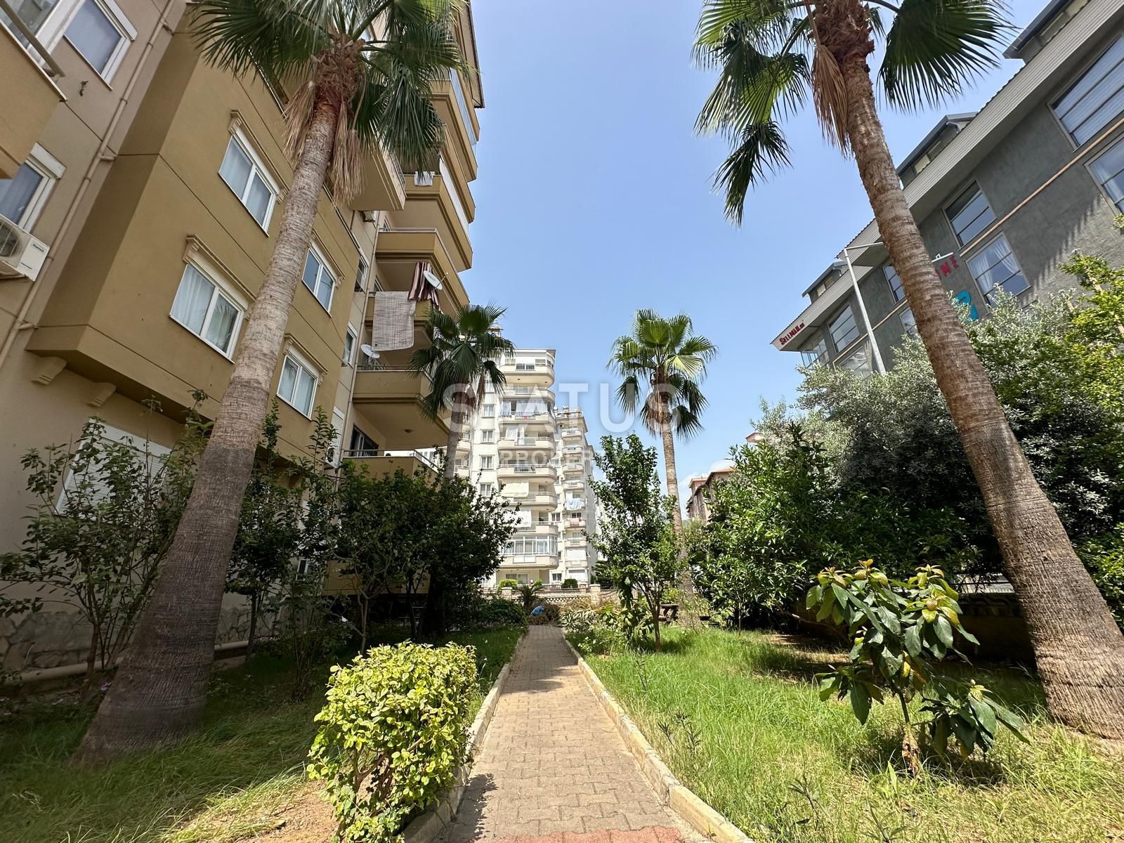 Трёхкомнатная квартира с мебелью в центре города, 95 м2 фото 3