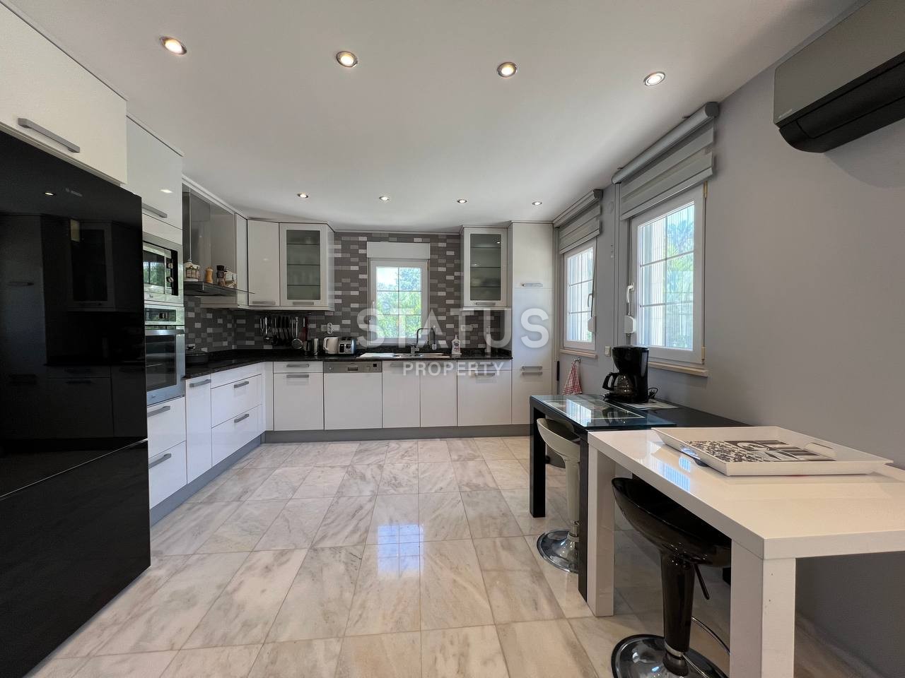 Прекрасная вилла 4+1 с камином в Авсаллар, 290 м2 фото 3