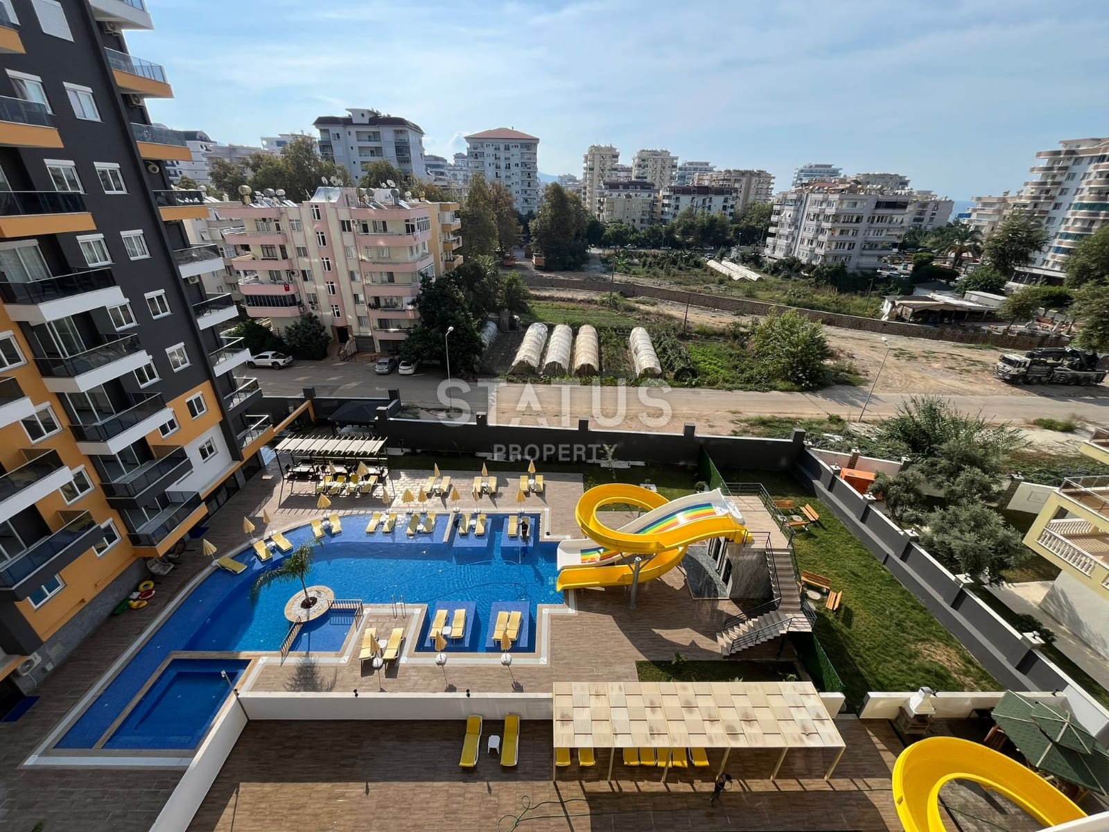 Трехкомнатная квартира в прекрасном комплексе в Махмутларе, 75 м2 фото 3