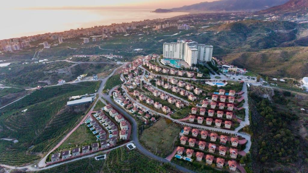 Villa 3+1 with sea view in Kargicak with aqua park, 140 m2 фото 7