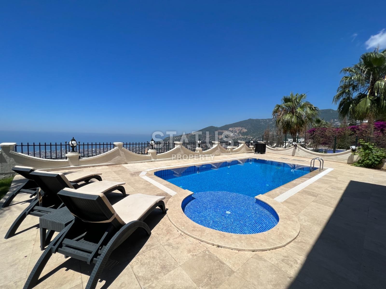 Большая отдельная вилла в районе Бекташ, 650 м2 фото 39