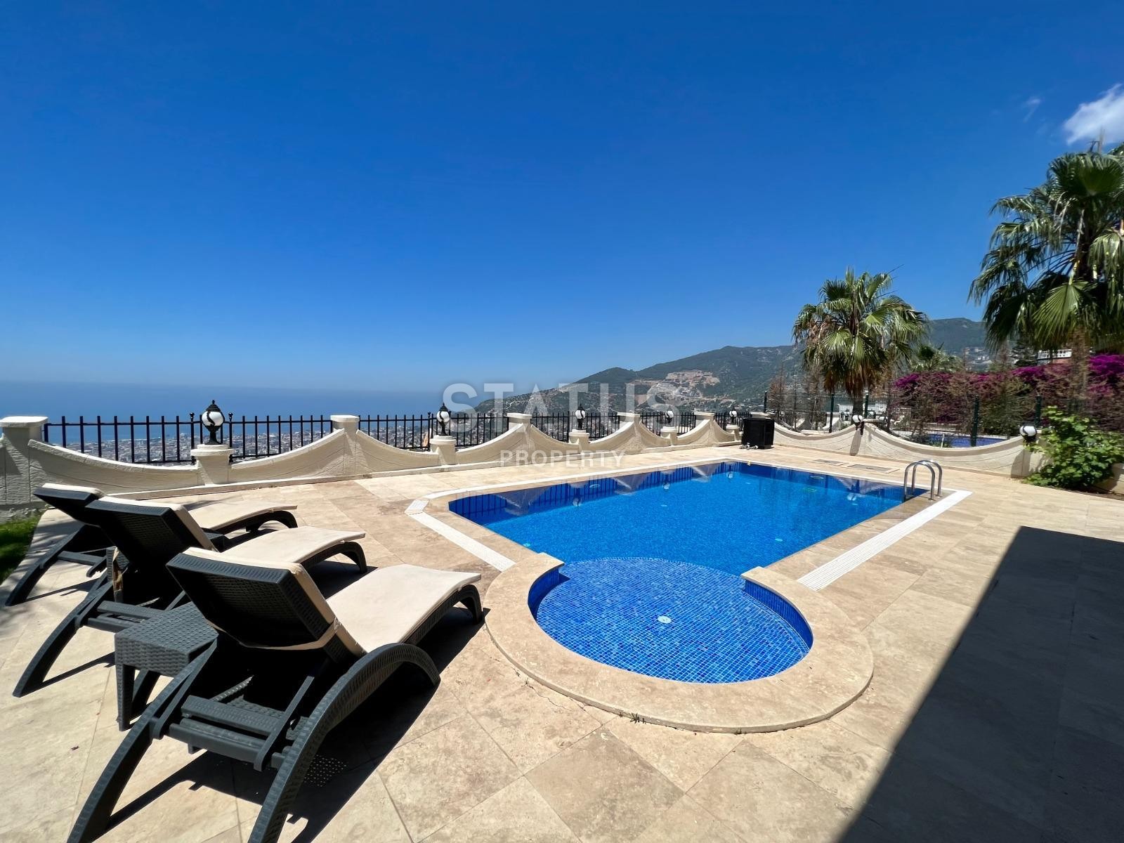 Большая отдельная вилла в районе Бекташ, 650 м2 фото 44