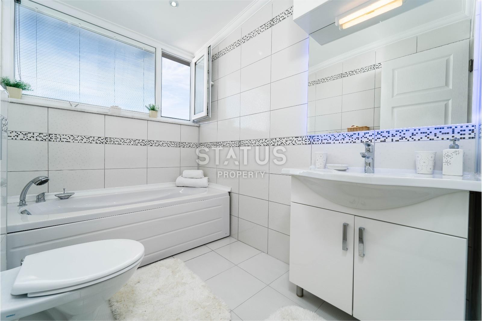 Penthouse 2+1 on the first coastline in Kestel, 135 m2 фото 8