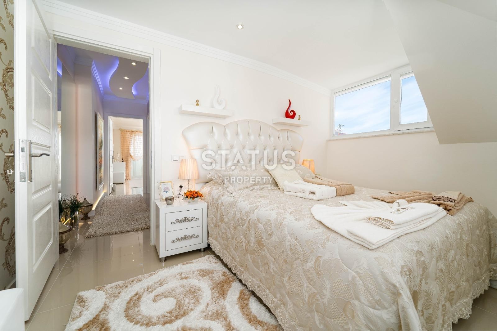 Penthouse 2+1 on the first coastline in Kestel, 135 m2 фото 11