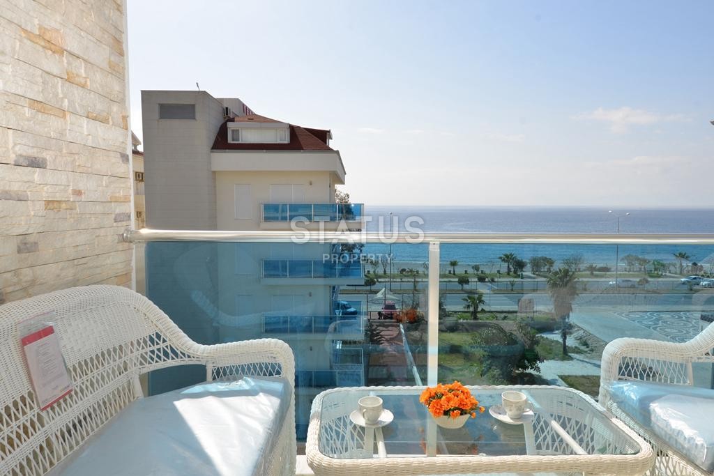 Penthouse 2+1 on the first coastline in Kestel, 135 m2 фото 13