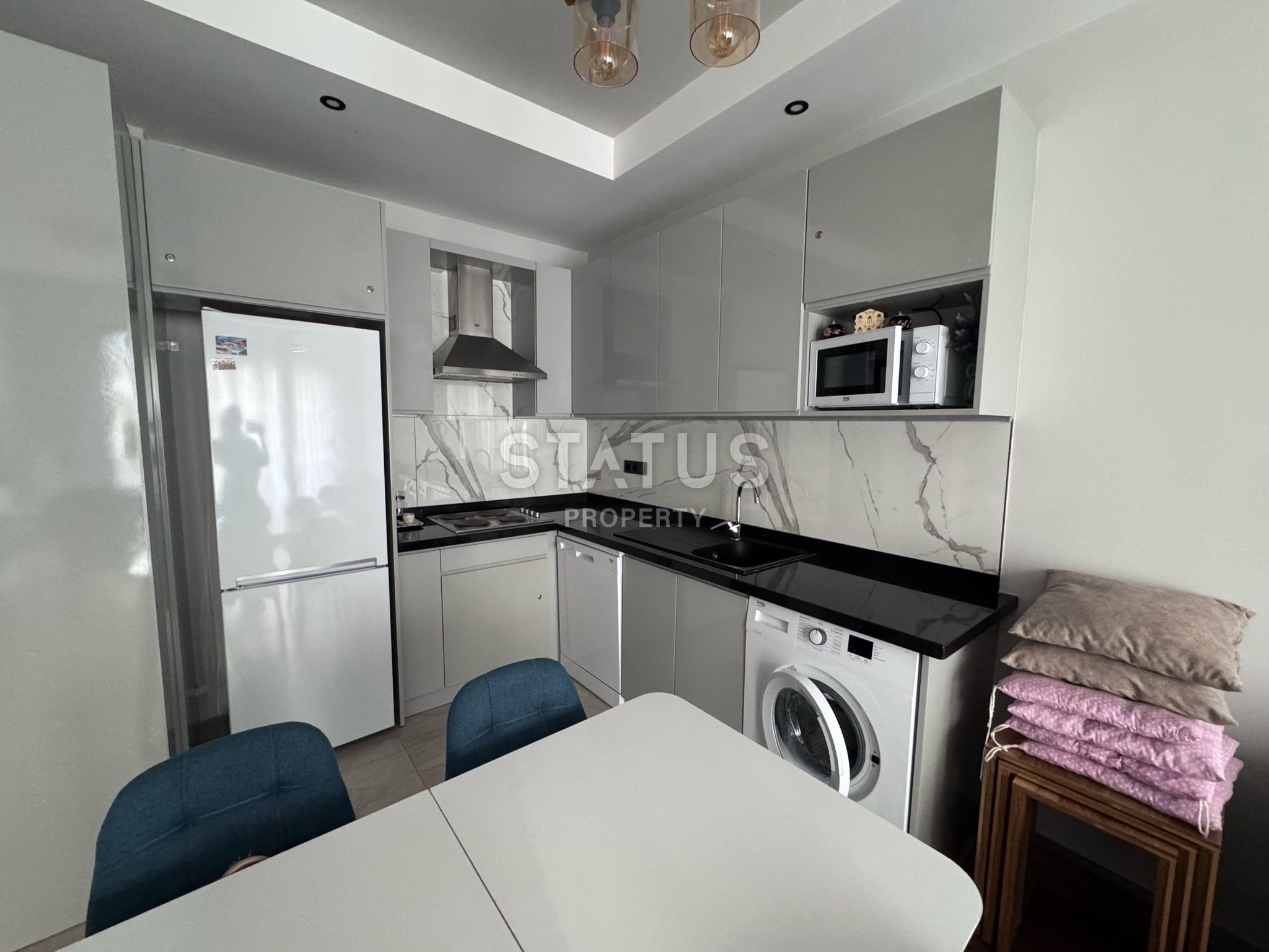 Apartment in the city center in a complex with infrastructure, 50 m2 фото 3