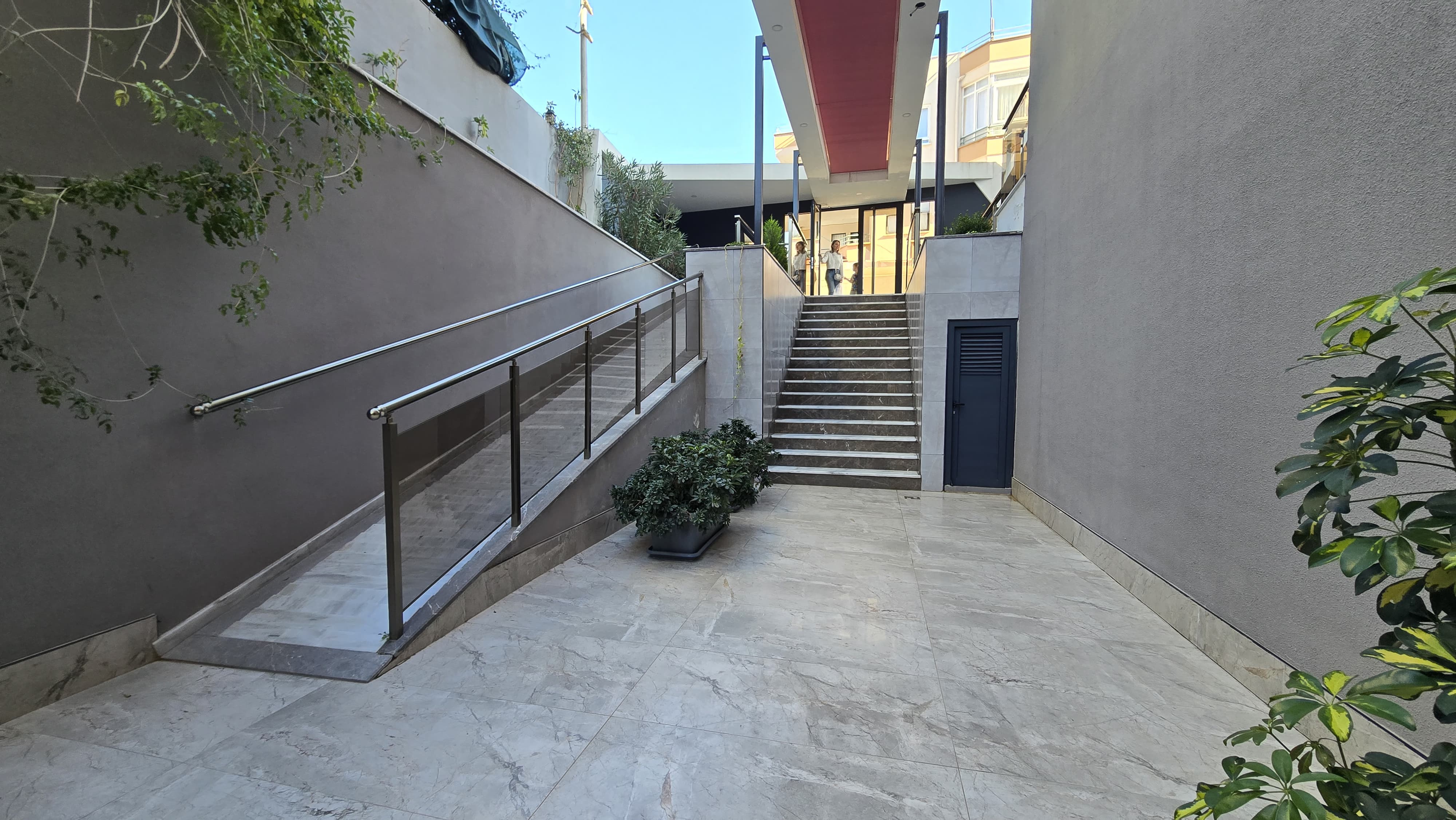 Apartment in the city center in a complex with infrastructure, 50 m2 фото 18