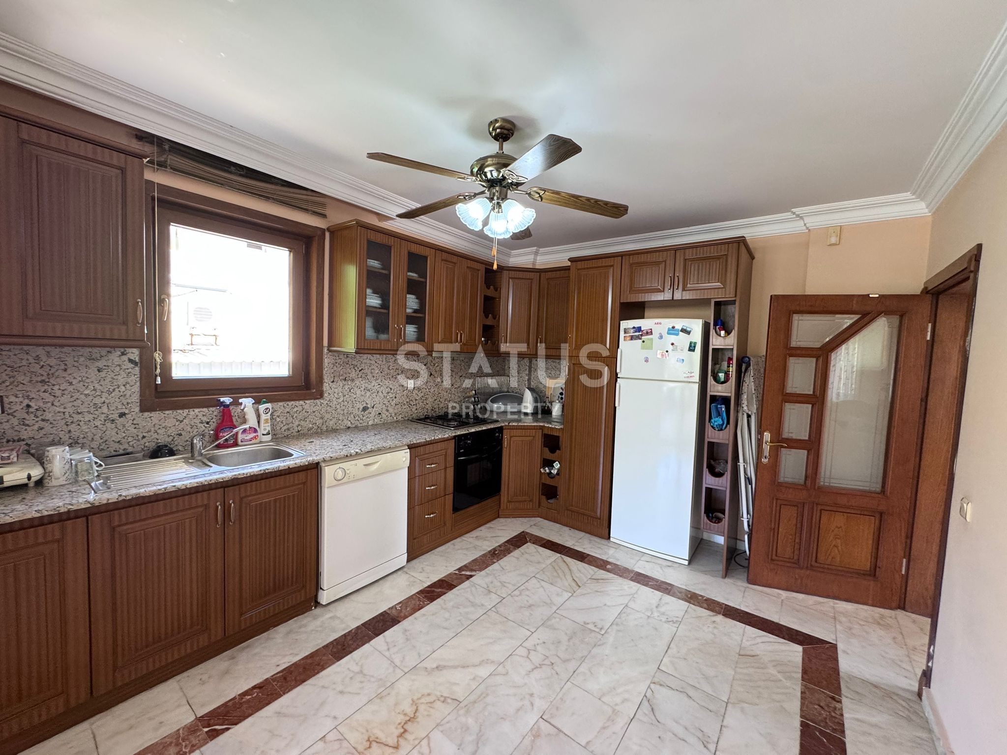 Вилла 3+1 с бассейном в Кестеле! До моря 500 метров. фото 21