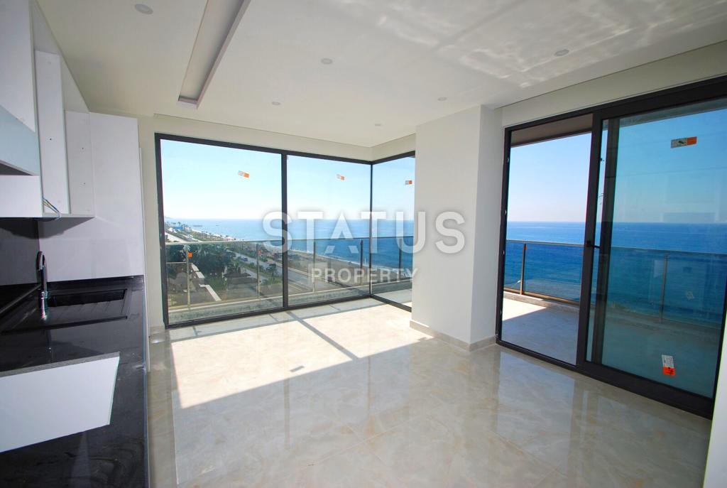 Квартира с невероятными видами на первой береговой линии в Махмутларе фото 1