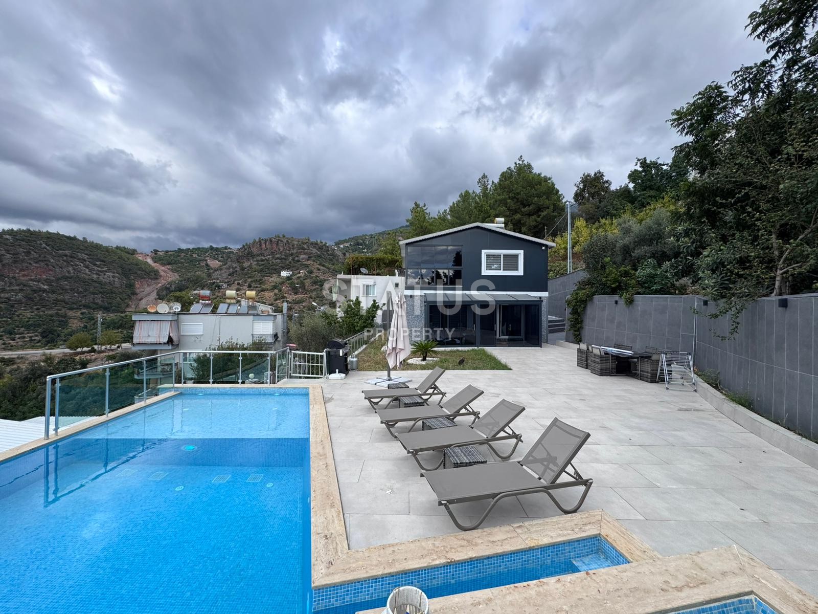 Готовая вилла с ремонтом 4+1! Район Оба! 570 м2 фото 27