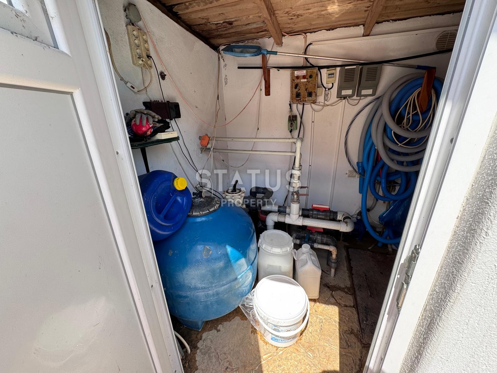 Вилла 4+1 с большим участком земли в районе Тюрклер, 800 м2 фото 19