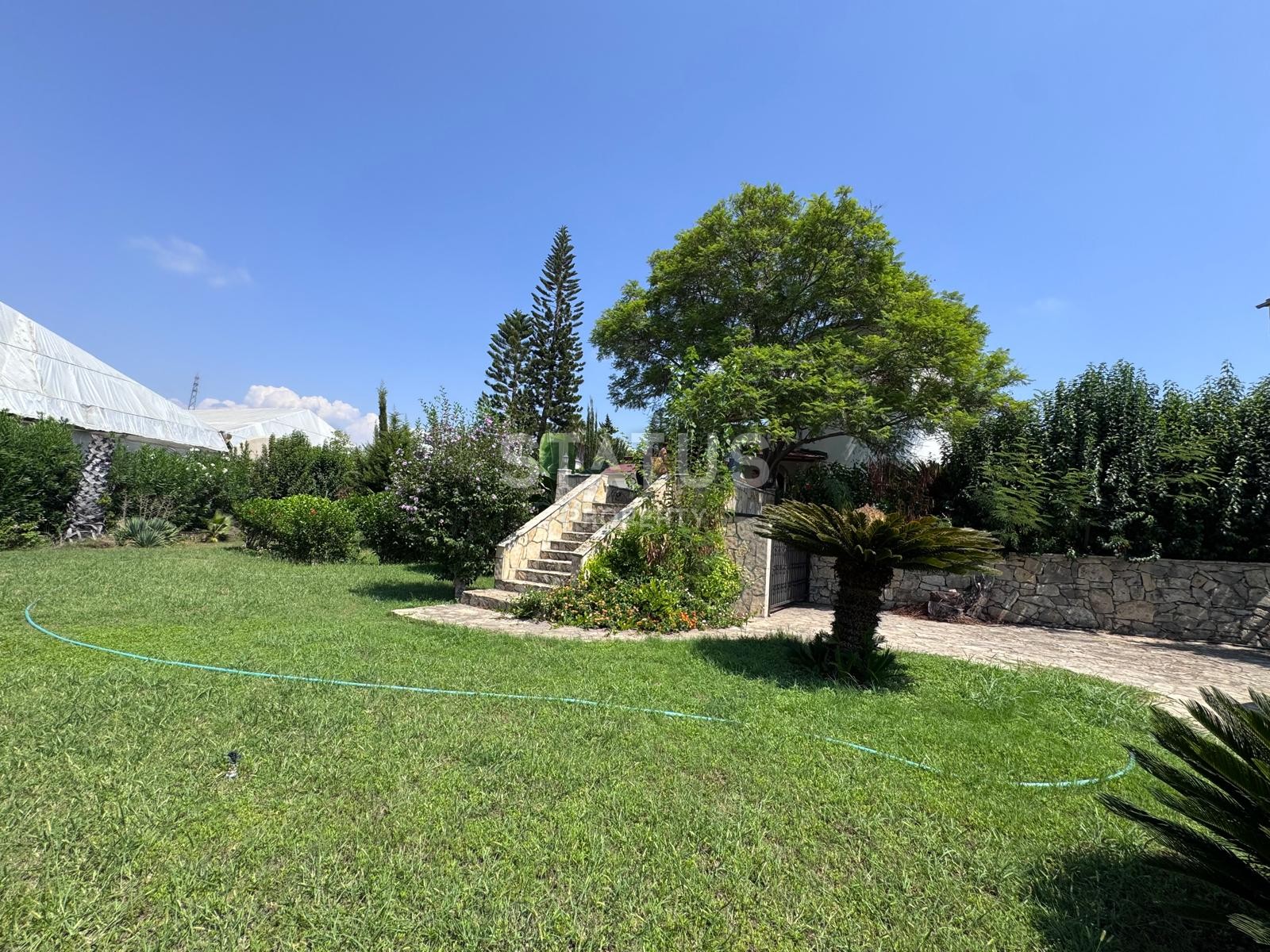 Вилла 4+1 с большим участком земли в районе Тюрклер, 800 м2 фото 29