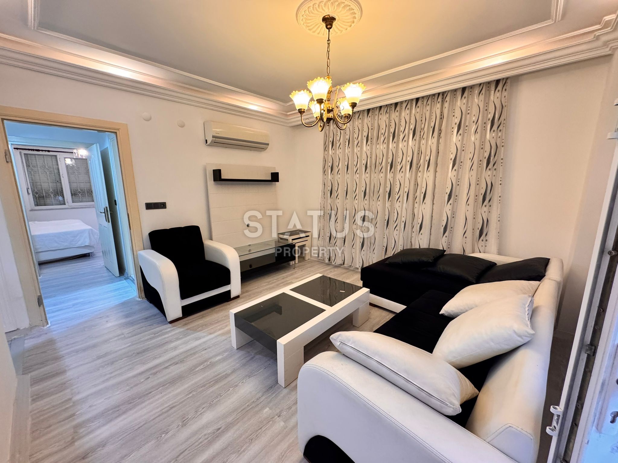 Квартира планировки 1+1 с отдельной кухней в центре Алании, 70 м2 фото 1