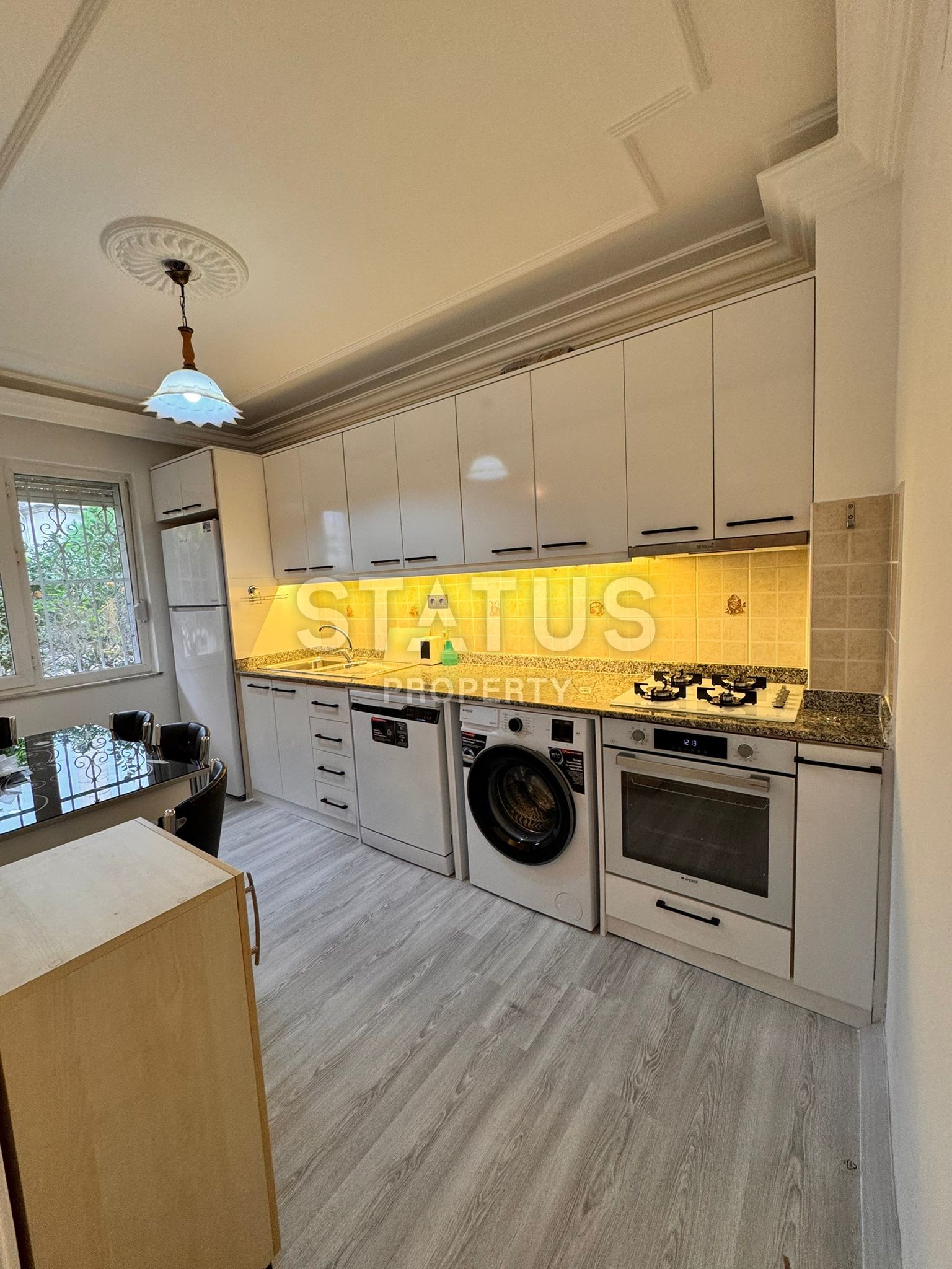 Квартира планировки 1+1 с отдельной кухней в центре Алании, 70 м2 фото 3