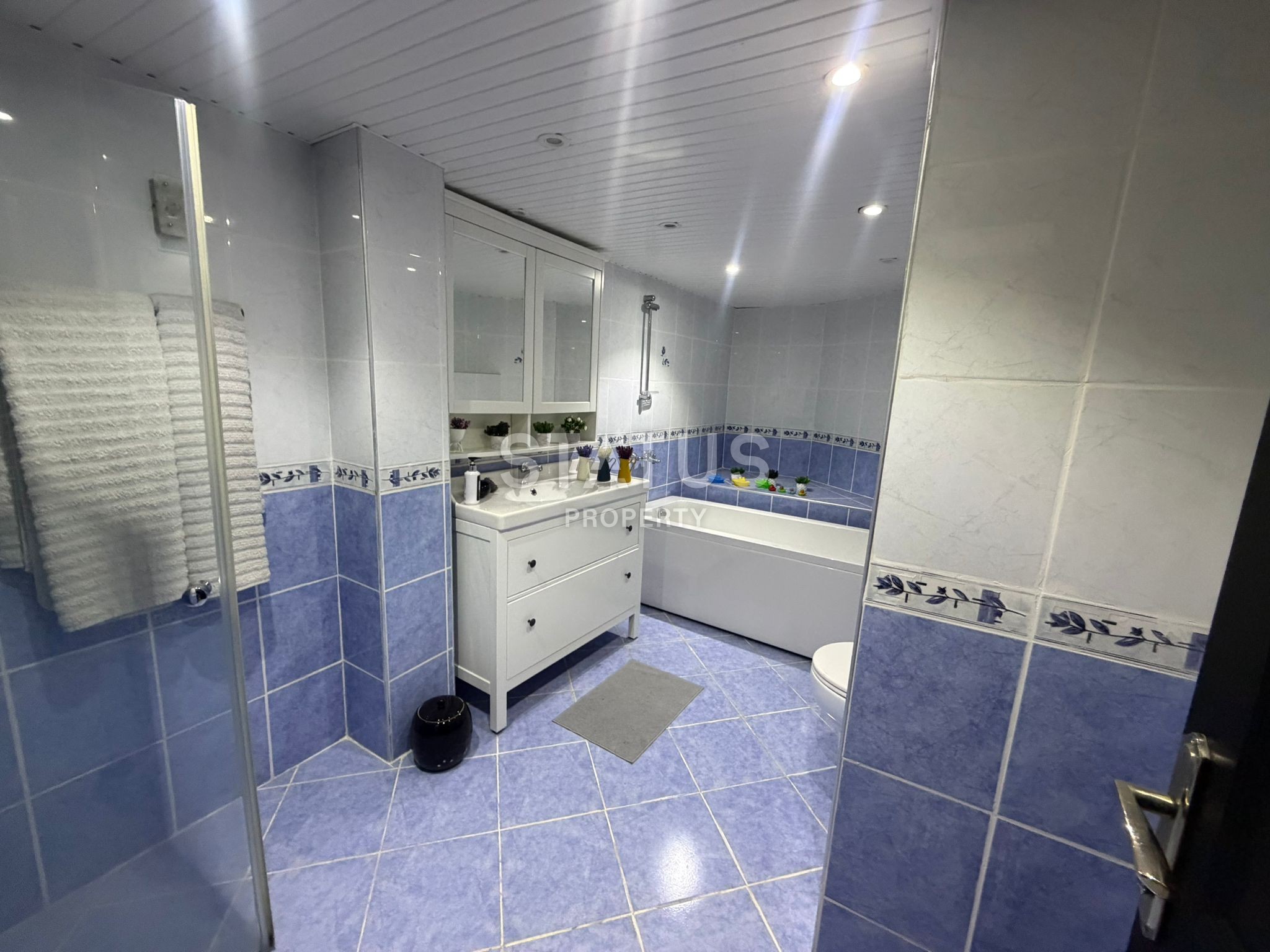 Вилла 5+1 с панорамным видом на море в Бекташ, 1125 м2 фото 16