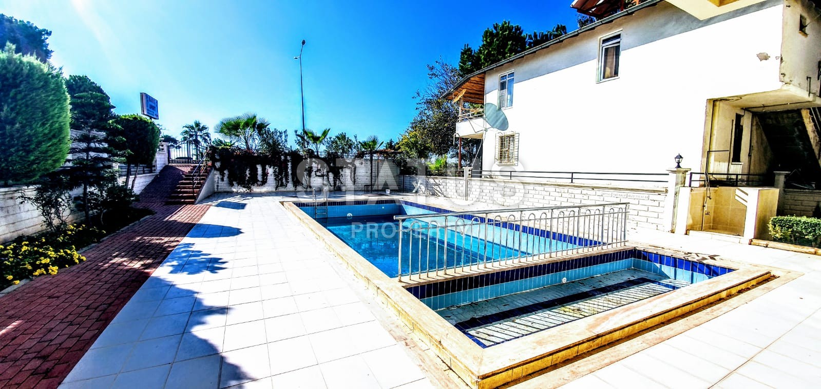 Пентхаус с мебелью на первой береговой линии в Кестеле, 140 м2 фото 3