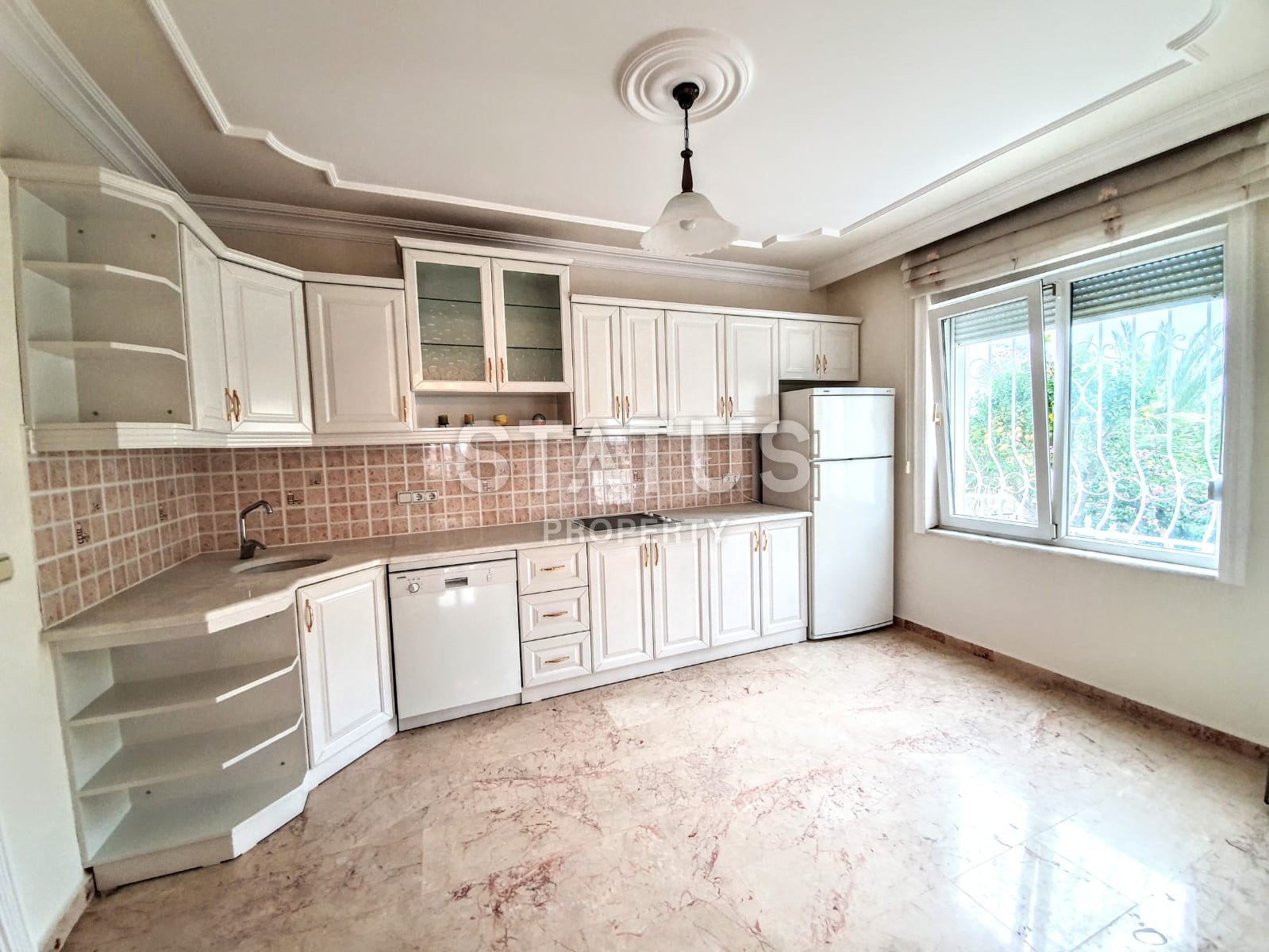 Вилла 3+1 с личным бассейном и садом в Махмутларе, 560 м2 фото 3