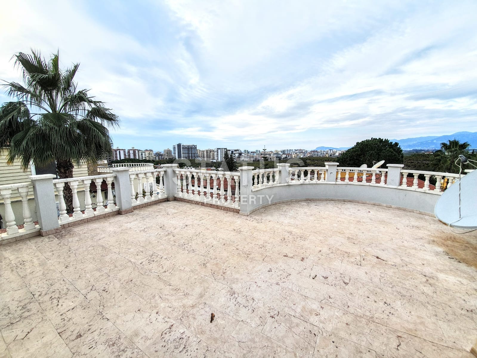 Вилла 3+1 с личным бассейном и садом в Махмутларе, 560 м2 фото 16