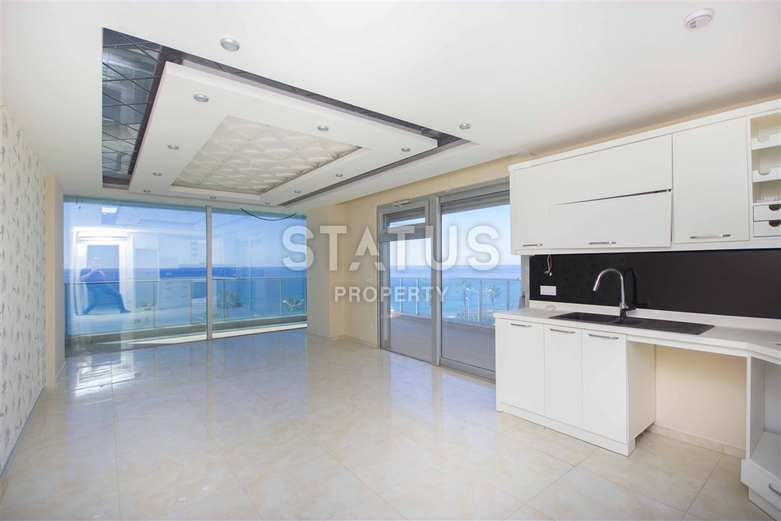 Трёхкомнатные апартаменты с прямым видом на море! Первая береговая линия! фото 2