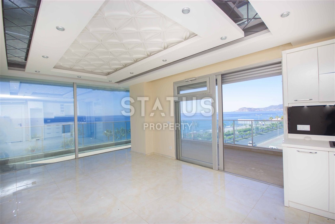 Трёхкомнатные апартаменты с прямым видом на море! Первая береговая линия! фото 6